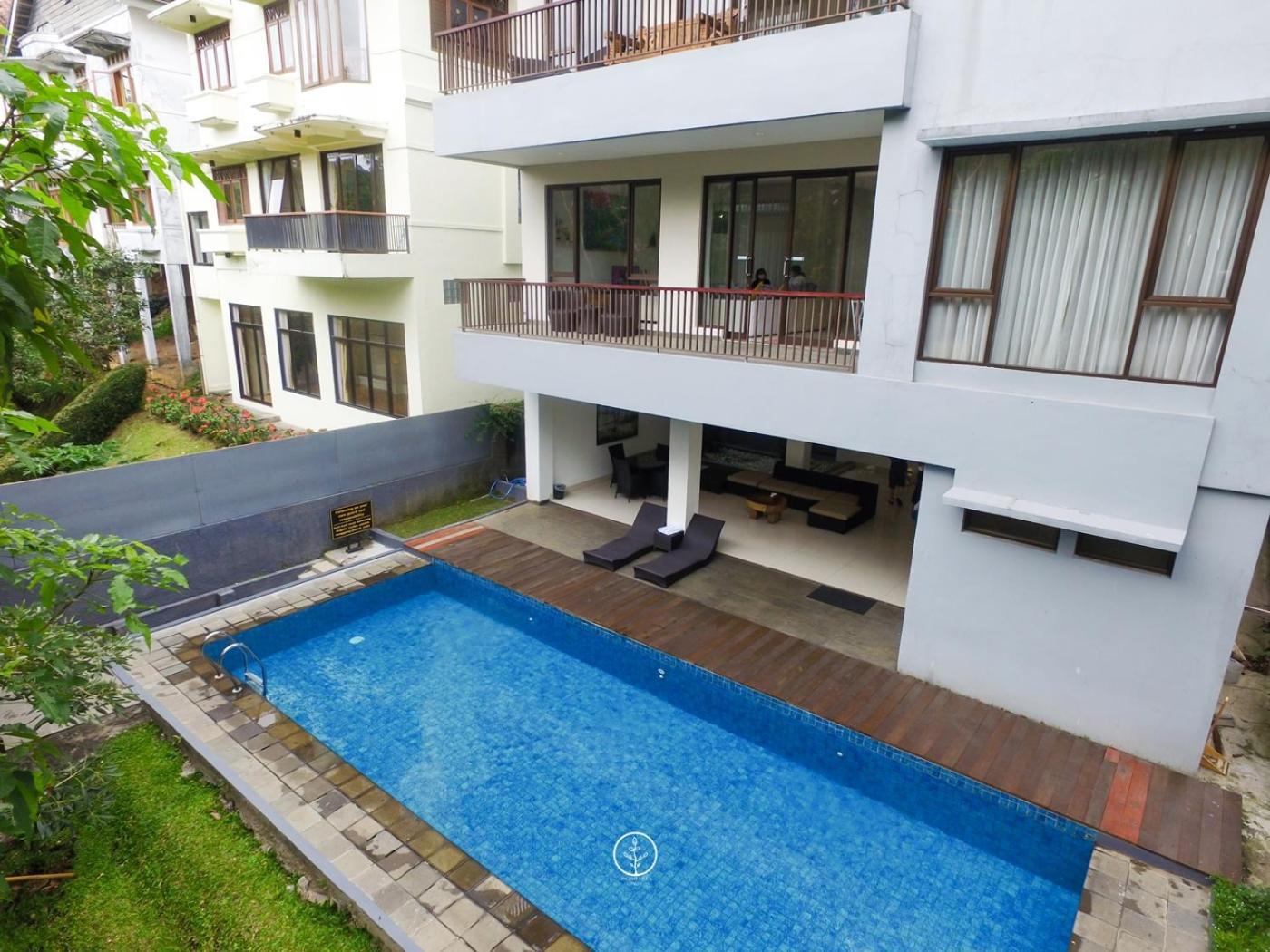 Hikari Hill View Villa 7 Bedrooms With A Private Swimming Pool And Billiard Bandung Eksteriør billede