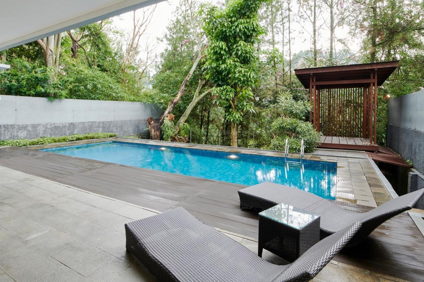 Hikari Hill View Villa 7 Bedrooms With A Private Swimming Pool And Billiard Bandung Eksteriør billede