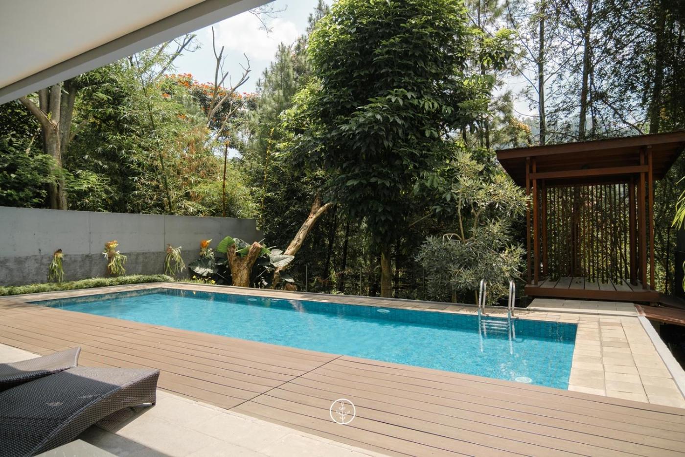 Hikari Hill View Villa 7 Bedrooms With A Private Swimming Pool And Billiard Bandung Eksteriør billede